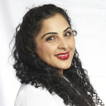 Image of Iram Sikandar, Associate